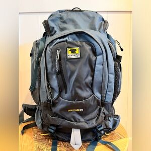 Mountainsmith Approach 35 - 2135 cu inch Hiking Pack